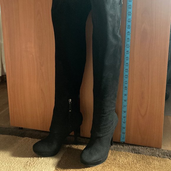 Guess Size 6 thigh high black suede platform boots - Picture 7 of 7